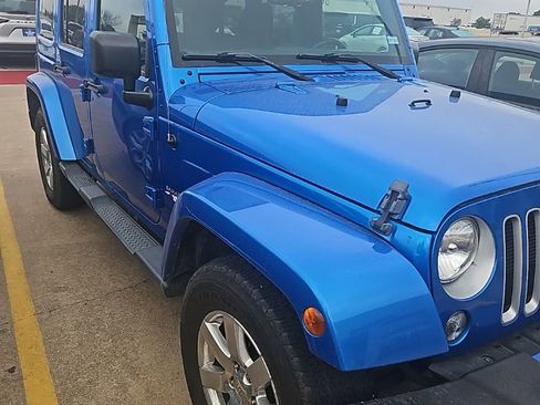 Used 2016 Jeep Wrangler Unlimited Sahara w/ Max Tow Package image 4