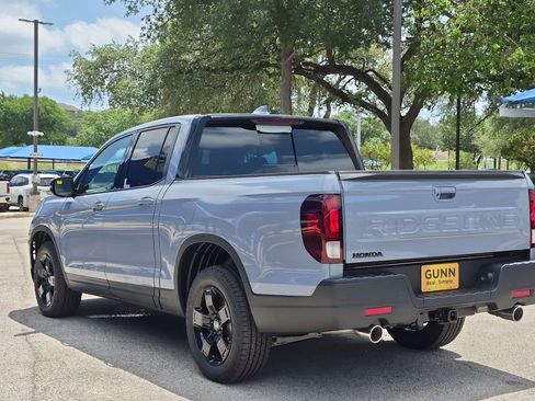New 2026 Honda Ridgeline Black Edition image 3