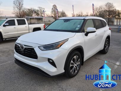 Used 2023 Toyota Highlander XLE