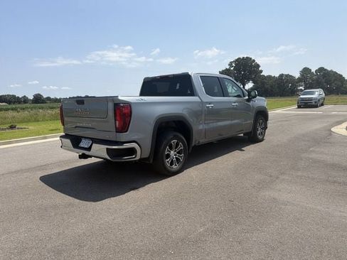 Used 2025 GMC Sierra 1500 SLT AWD/4WD image 8