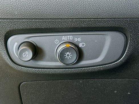 Used 2025 Buick Encore GX Preferred image 17