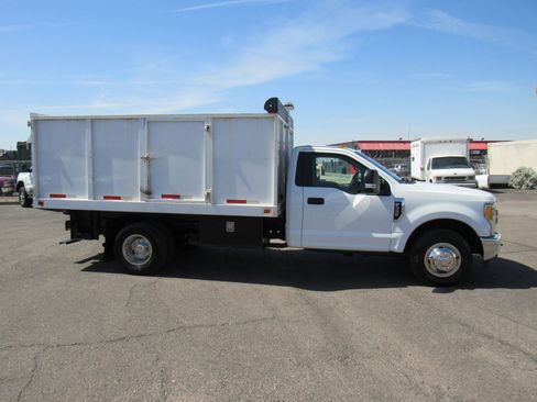Used 2017 Ford F350 XL w/ Power Equipment Group RWD image 5