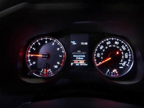 Used 2020 Toyota RAV4 XLE Premium image 18