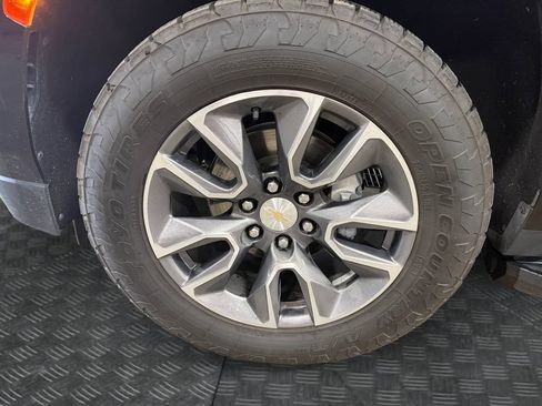 Used 2023 Chevrolet Tahoe LT w/ Luxury Package AWD/4WD image 16