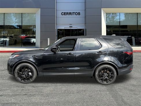 New 2025 Land Rover Discovery S image 9
