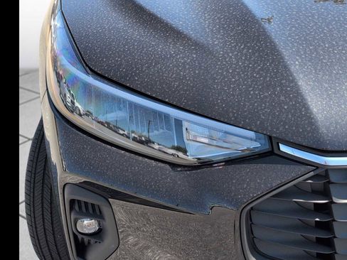 New 2025 Ford Escape SE image 3