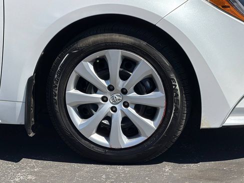 Used 2025 Toyota Corolla LE FWD image 26