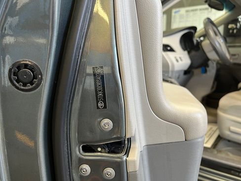 Used 2013 Toyota Sienna LE w/ Towing Pkg FWD image 30