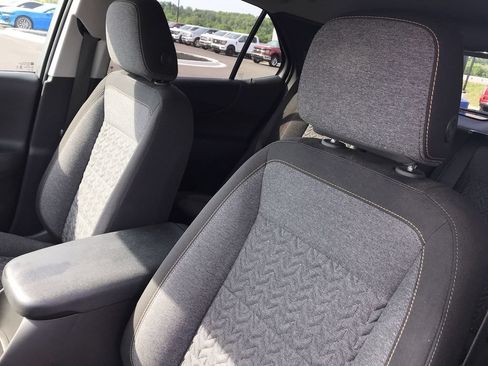 Used 2024 Chevrolet Equinox LT AWD/4WD image 11