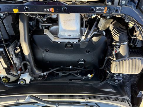 Used 2020 Chevrolet Equinox Premier image 36