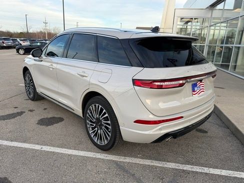 Used 2022 Lincoln Corsair Grand Touring image 3