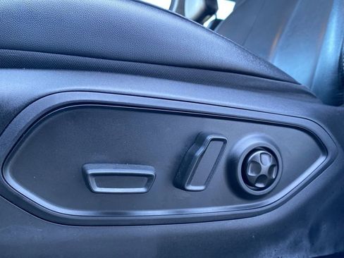 Used 2023 Jeep Grand Cherokee L Limited w/ Black Appearance Package image 26