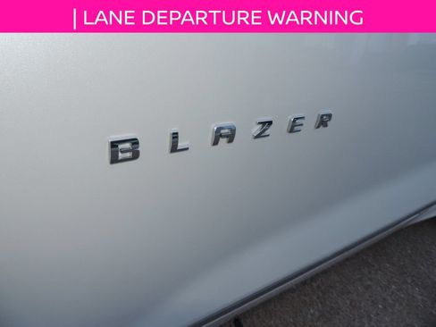 Used 2020 Chevrolet Blazer Premier w/ Driver Confidence II Package FWD image 17
