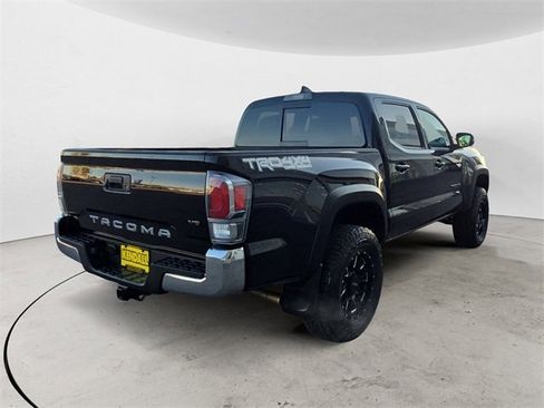 Used 2021 Toyota Tacoma TRD Off-Road image 5