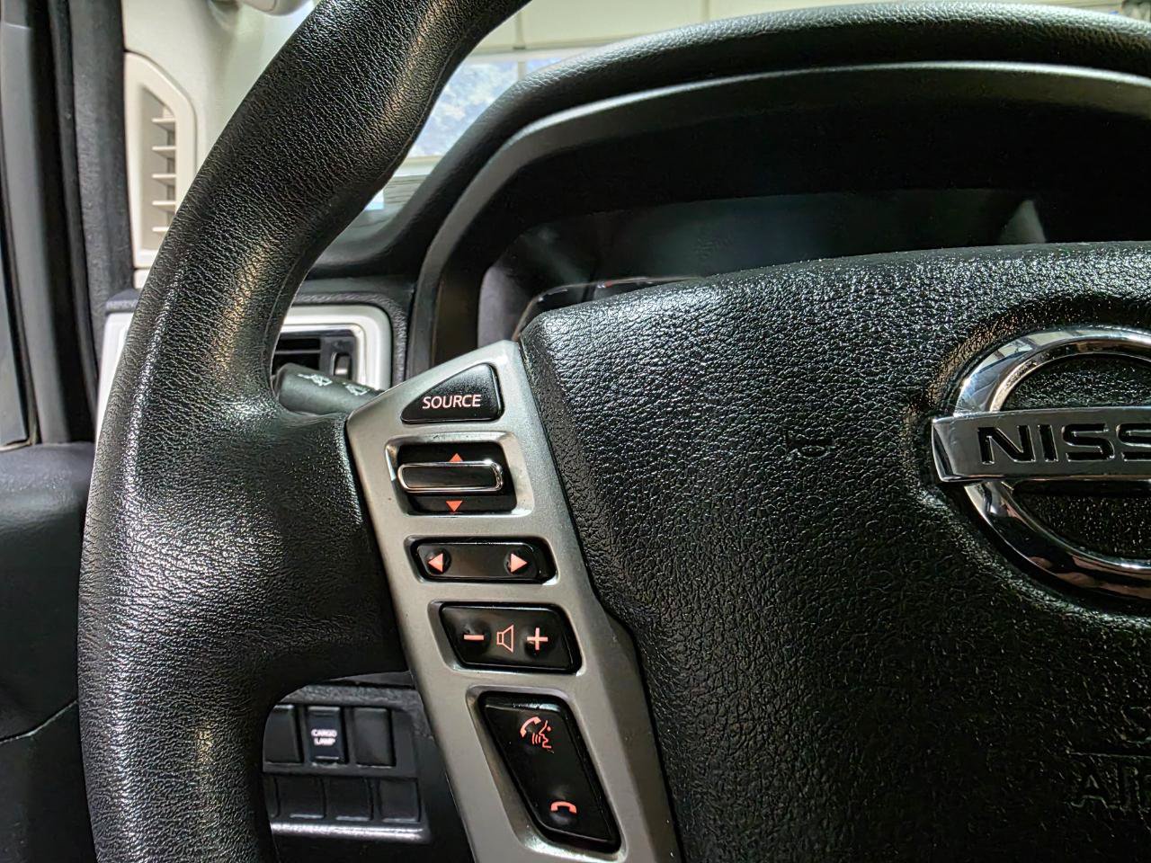 Used 2017 Nissan Titan SV RWD image 29