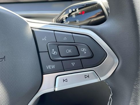 New 2026 Volkswagen Tiguan SE FWD image 24