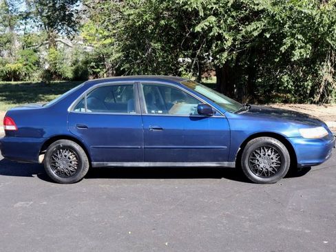Used 2001 Honda Accord LX image 3