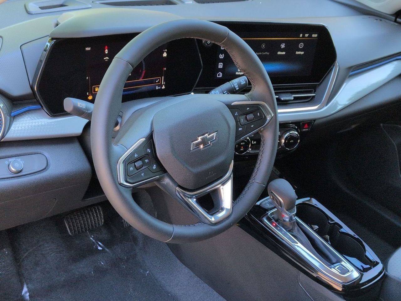 New 2026 Chevrolet Trax LT w/ Driver Confidence Package FWD image 21