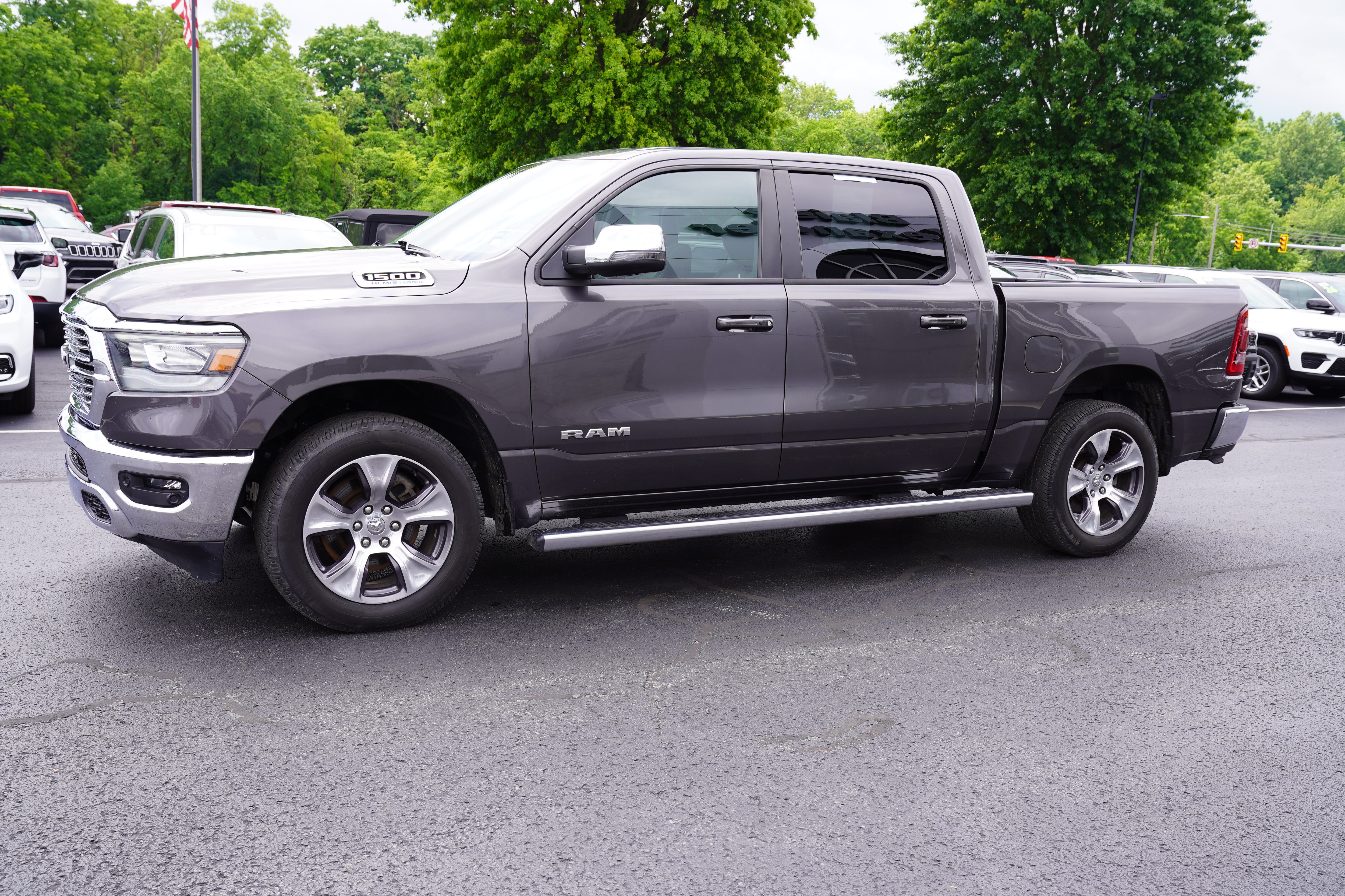 Used 2023 RAM 1500 Laramie AWD/4WD image 10