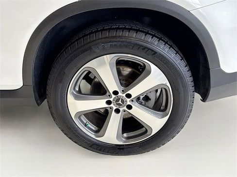 Used 2020 Mercedes-Benz GLC 300 4MATIC image 32