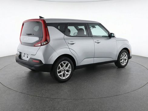 Used 2025 Kia Soul LX w/ LX Technology Package FWD image 7
