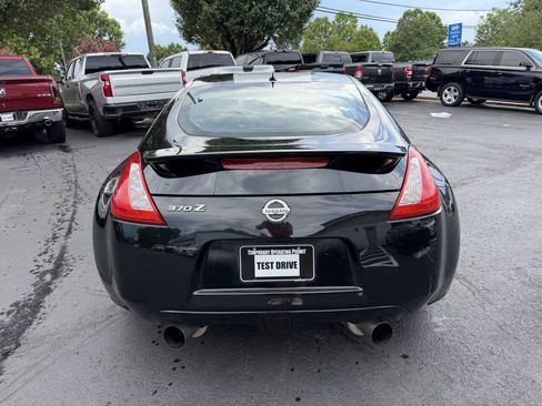 Used 2011 Nissan 370Z Coupe RWD image 5