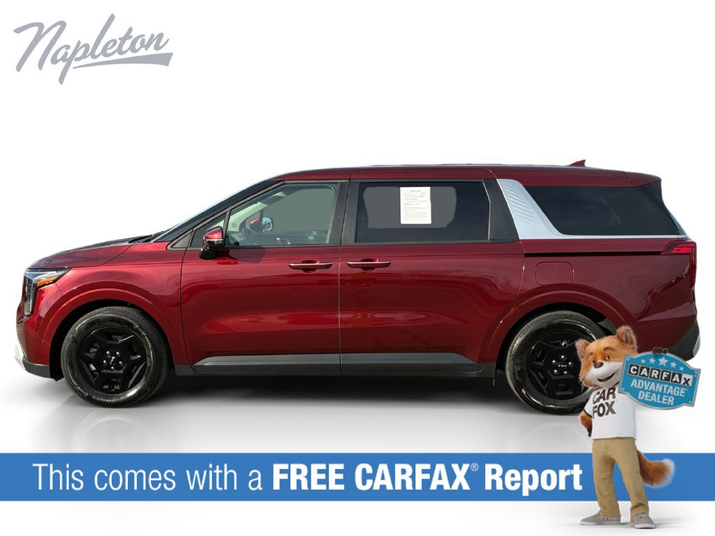 Used 2025 Kia Carnival FWD image 2