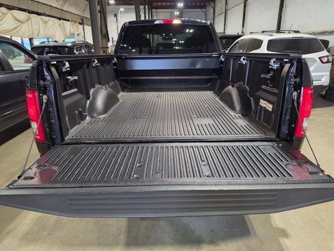 Used 2017 Ford F150 XLT w/ Heavy-Duty Payload Package AWD/4WD image 8