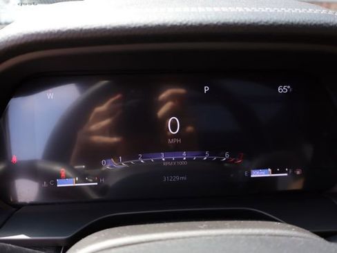 Used 2024 Jeep Grand Cherokee Limited w/ Black Appearance Package AWD/4WD image 15