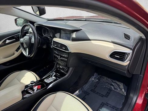 Used 2019 INFINITI QX30 AWD w/ Navigation Package image 21