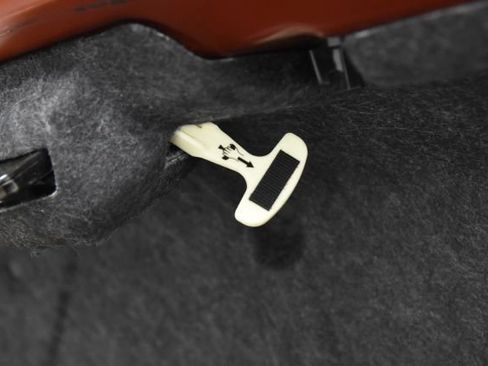 Used 2021 Dodge Challenger SXT image 34