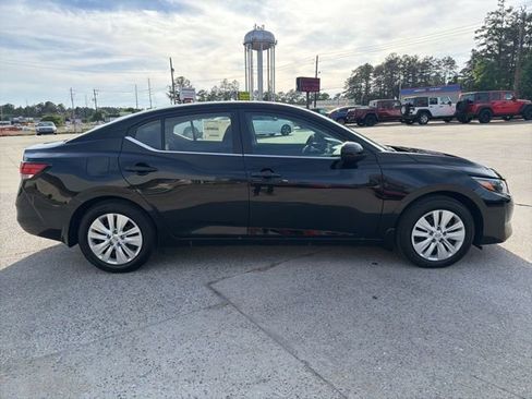 Certified 2025 Nissan Sentra S FWD image 5