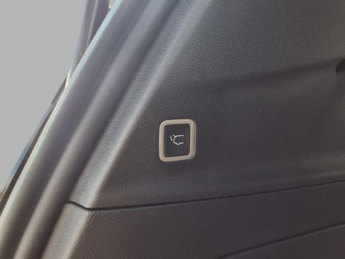 New 2026 Chrysler Pacifica Limited w/ S Appearance Package image 24