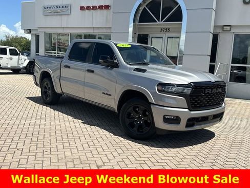 Used 2025 RAM 1500 Big Horn AWD/4WD image 2