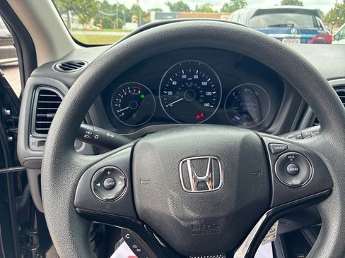 Used 2021 Honda HR-V LX image 8
