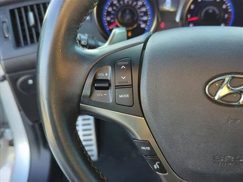 Used 2016 Hyundai Genesis Coupe 3.8 image 13