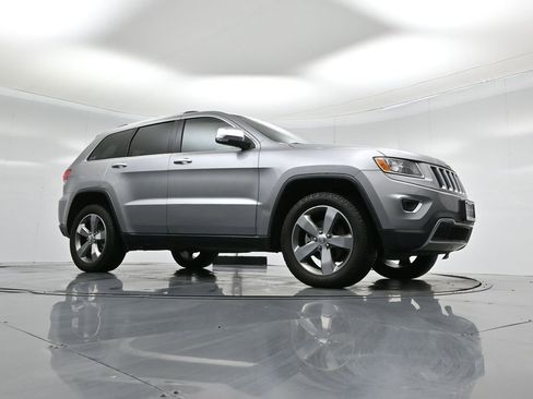 Used 2016 Jeep Grand Cherokee Limited image 3
