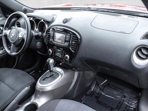 Used 2016 Nissan Juke SV image 24