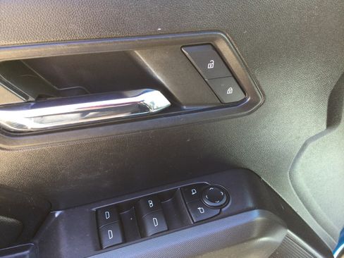 Used 2023 Chevrolet Colorado LT w/ LT Convenience Package III image 8