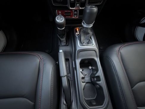 Used 2024 Jeep Wrangler Unlimited Rubicon AWD/4WD image 23