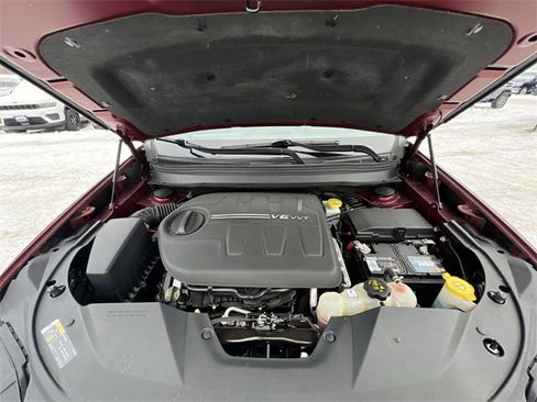 Used 2019 Jeep Cherokee Limited image 13