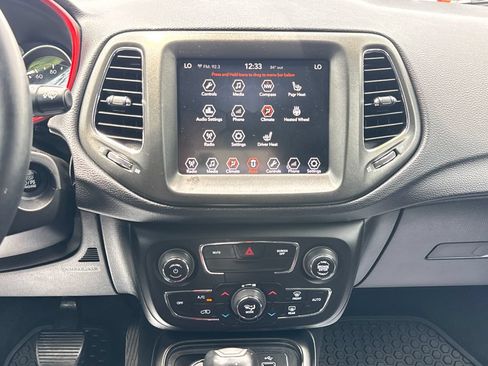 Used 2018 Jeep Compass Trailhawk w/ Cold Weather Group AWD/4WD image 18