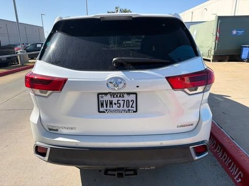 Used 2017 Toyota Highlander Limited FWD image 6
