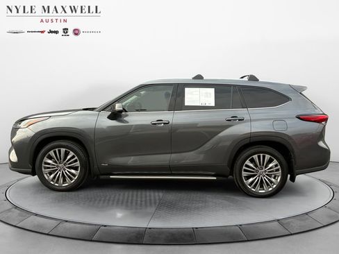 Used 2022 Toyota Highlander Platinum image 13