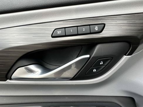 Used 2022 GMC Terrain SLT w/ LPO, Floor Liner Package FWD image 21