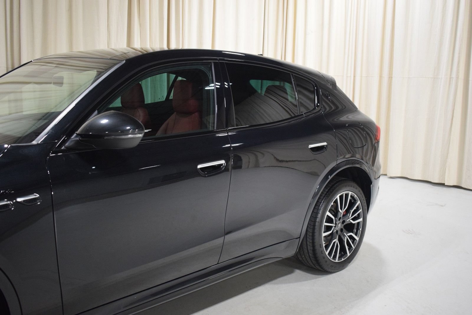 Certified 2023 Maserati Grecale Modena AWD/4WD image 2