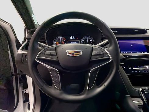 Certified 2025 Cadillac XT5 Premium Luxury w/ LPO, Floor Liner Package AWD/4WD image 9