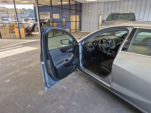 Used 2024 Chevrolet Malibu LT image 9