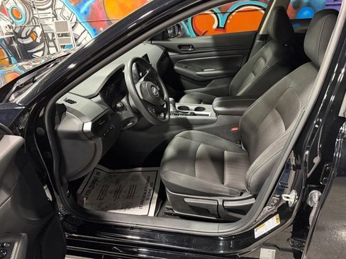 Used 2024 Nissan Altima 2.5 S image 12