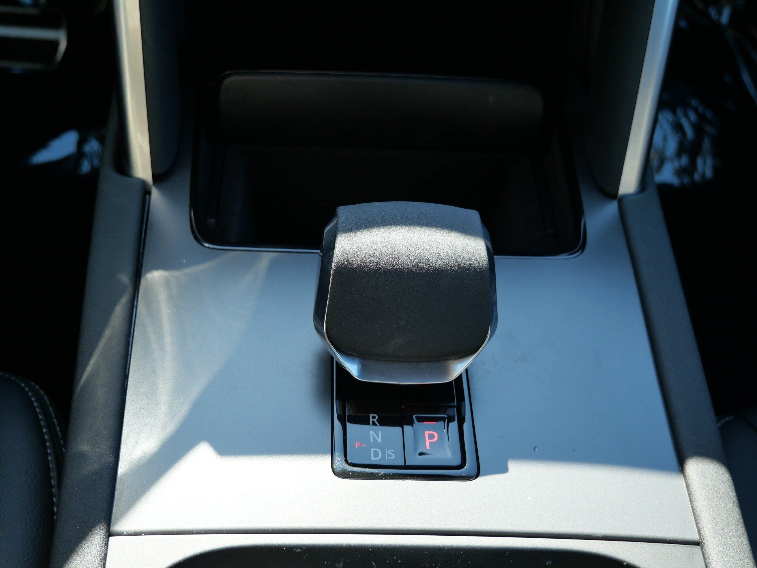 Certified 2024 Land Rover Discovery Sport Dynamic SE AWD/4WD image 21